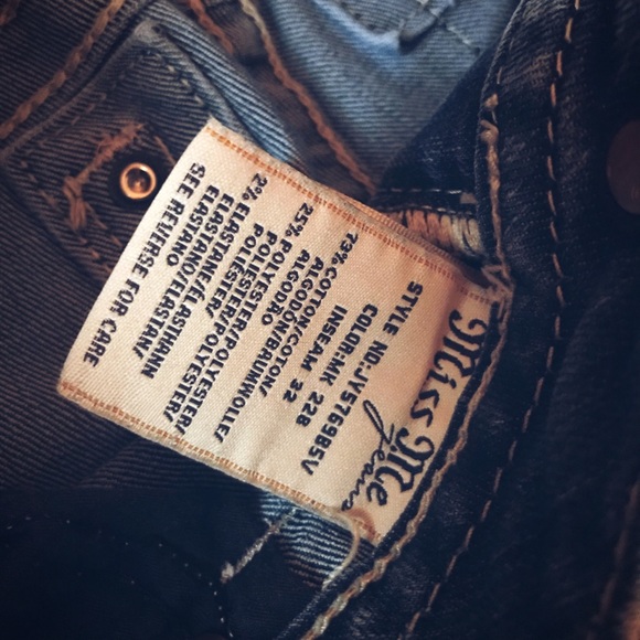 27” Waist 32” Inseam Boot Cut Miss Me Jeans - Picture 7 of 8